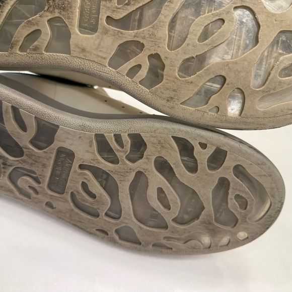 Alexander McQueen Men’s Oversized Sneaker White Iridescent EU 42 US 9 - Picture 14 of 16